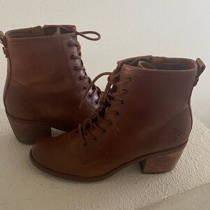 Patricia Nash Tan Lace Up Boots